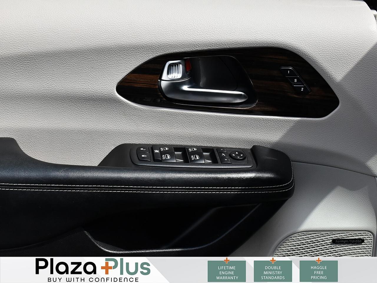 2022 Chrysler Pacifica Limited Photo