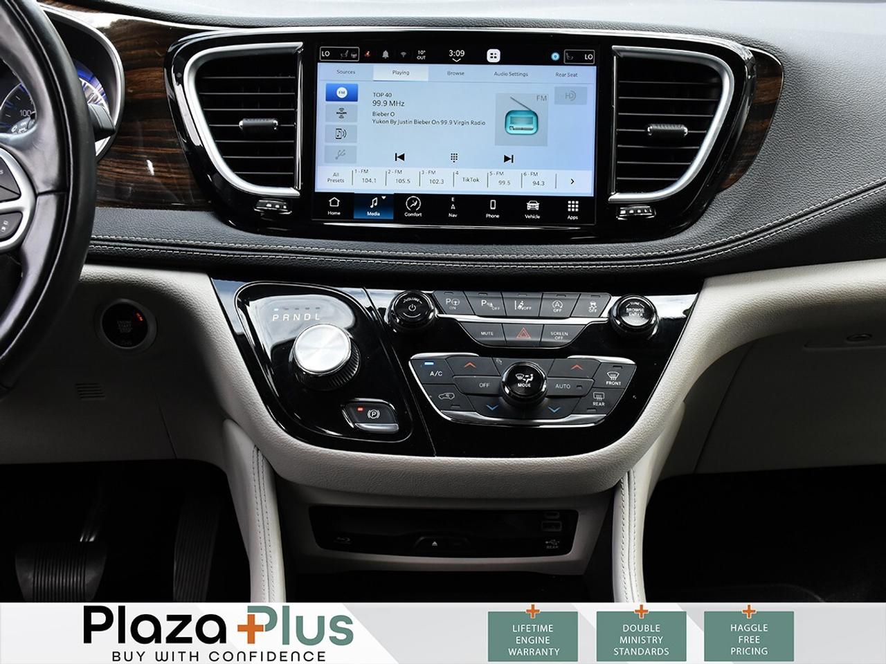 2022 Chrysler Pacifica Limited Photo