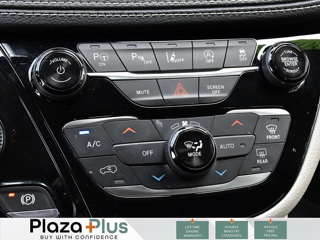 2022 Chrysler Pacifica Limited Photo