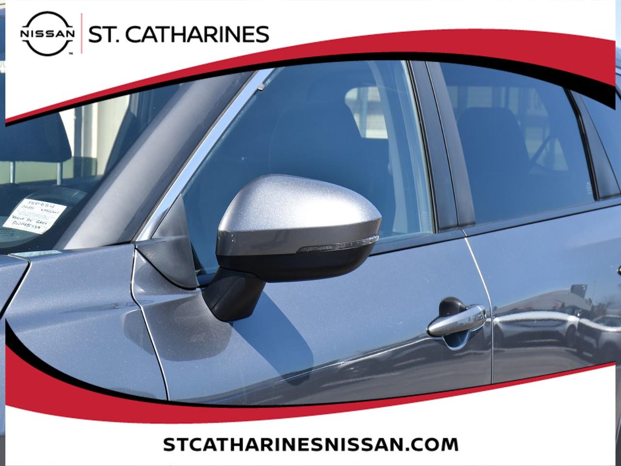 2025 Nissan Rogue SV MOONROOF Photo