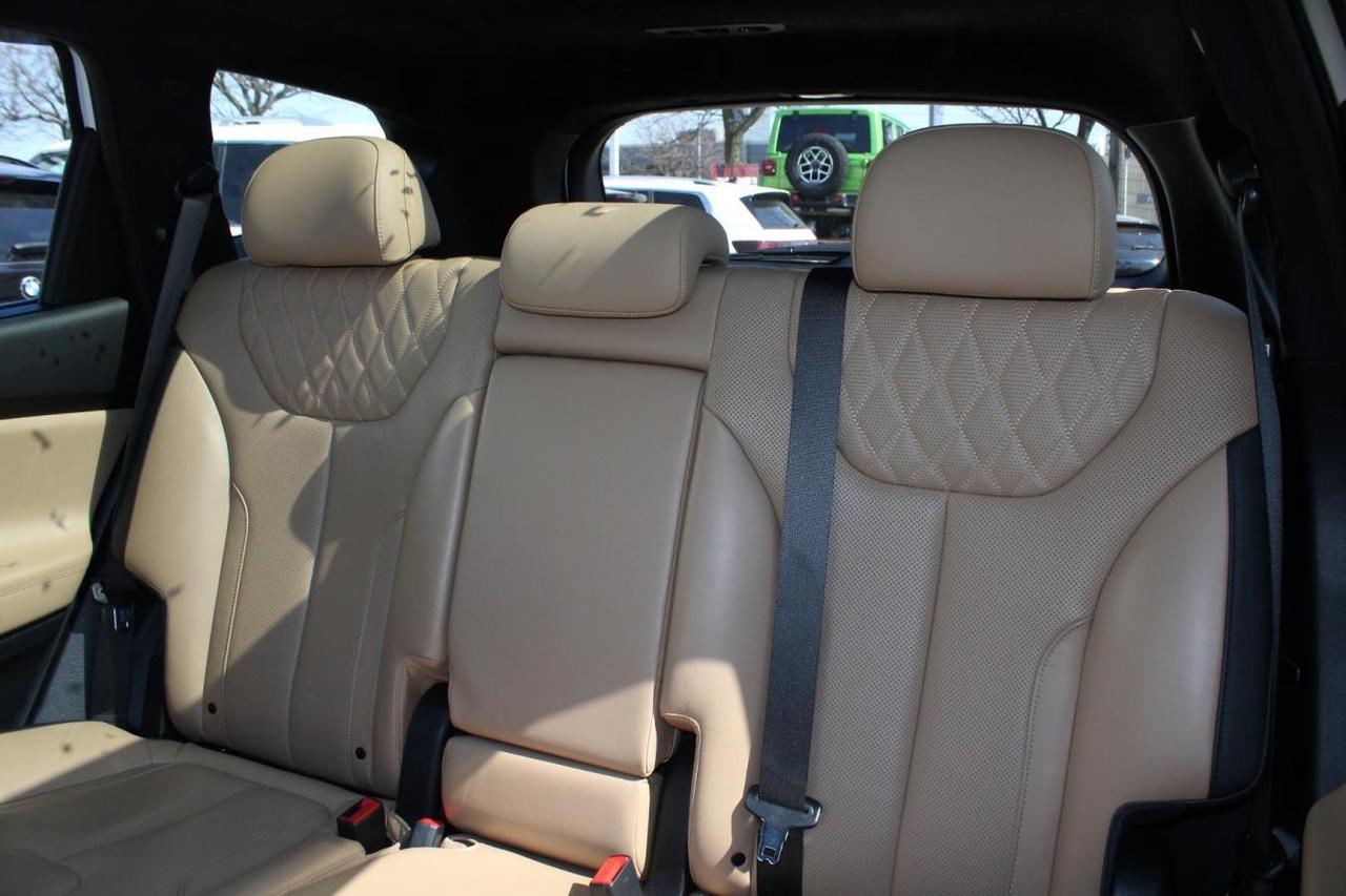2023 Hyundai Santa Fe Calligraphy  Gps HtdSeats Moonroof BkpCam DriveMod Photo