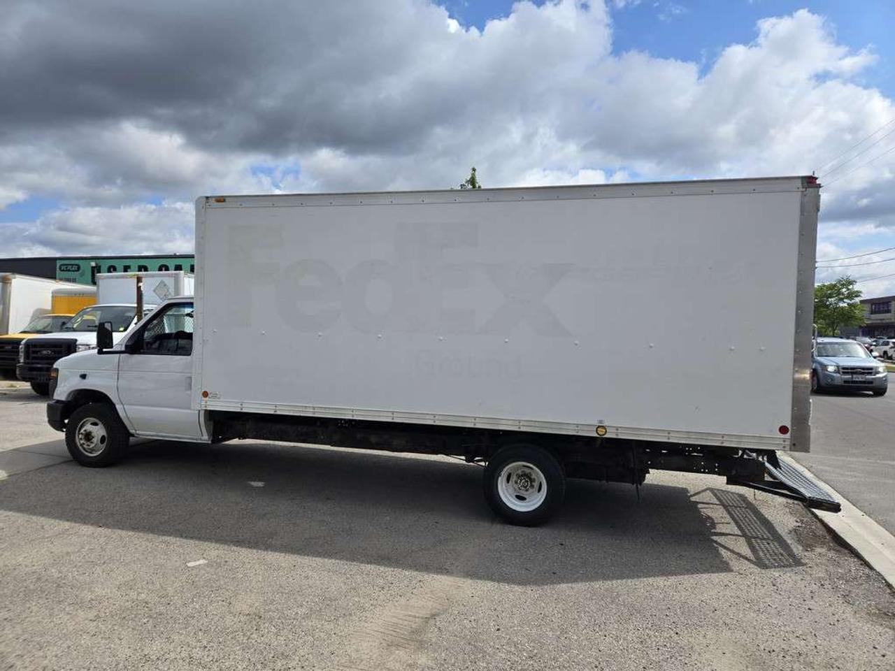 2016 Ford Econoline 18Ft Box - Ramp - V8 Gasoline - - 16CB-C27513 - -None Photo