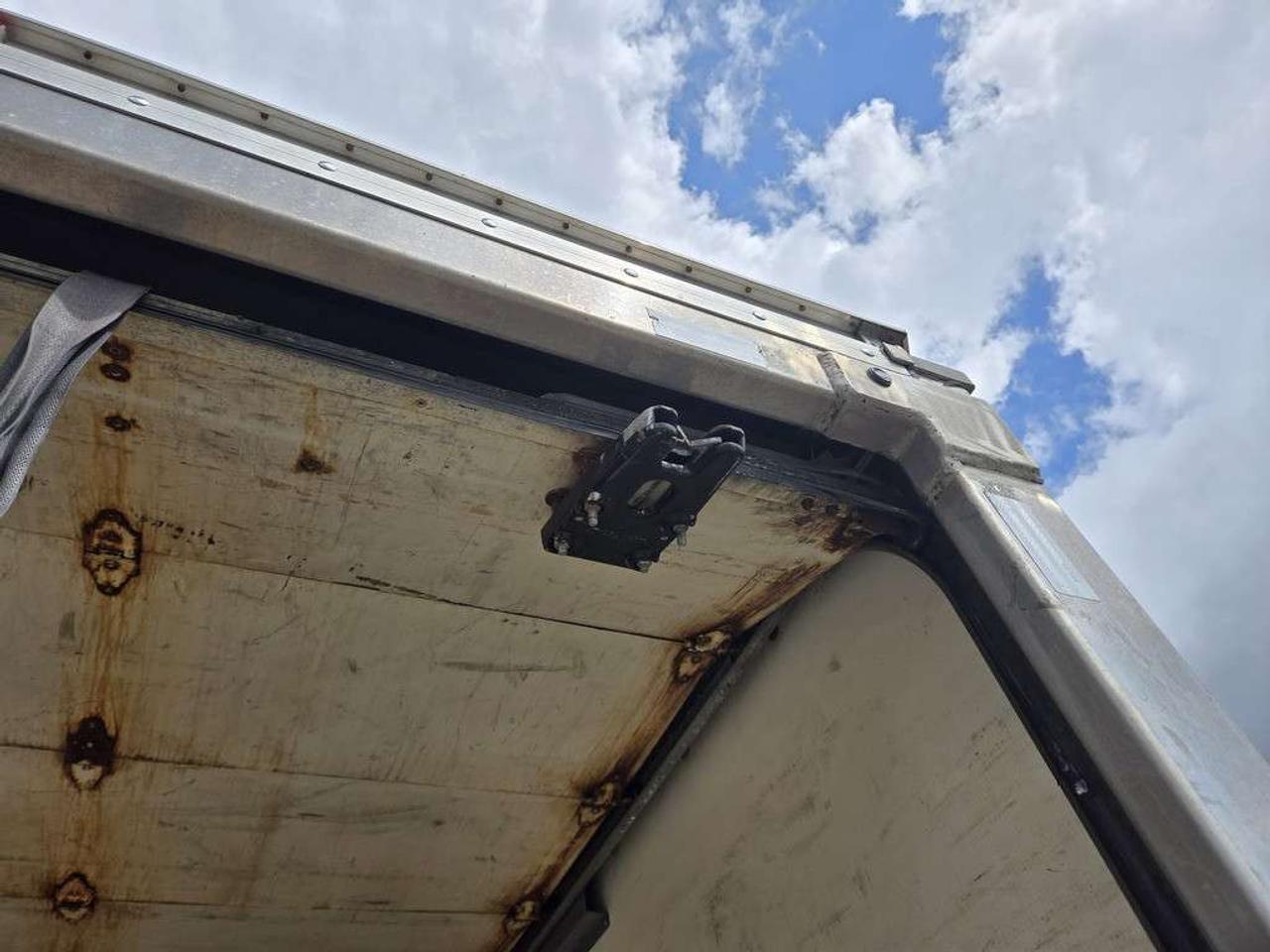 2016 Ford Econoline 18Ft Box - Ramp - V8 Gasoline - - 16CB-C27513 - -None Photo