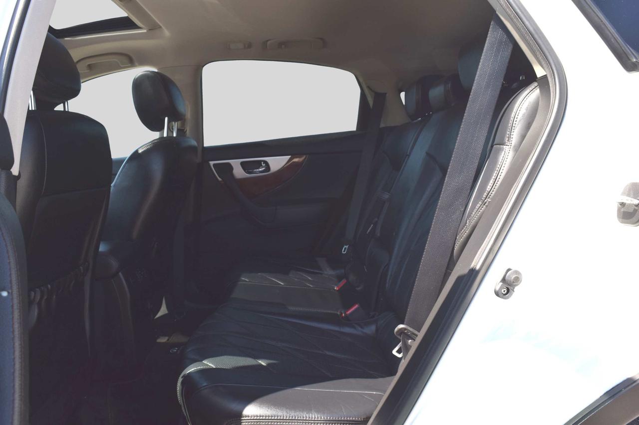 2015 Infiniti QX70 AWD Premium Leather Sunroof Photo