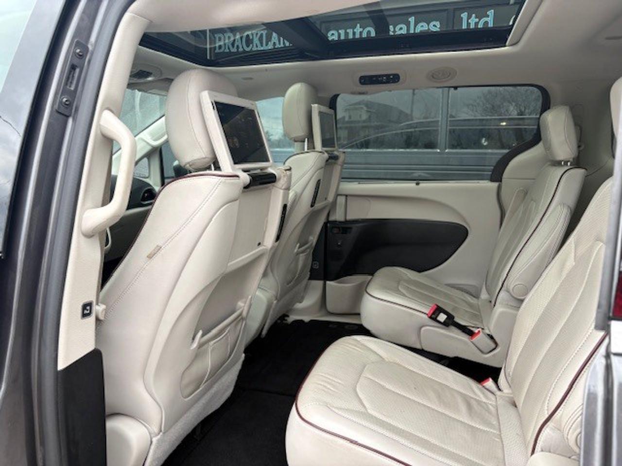 2017 Chrysler Pacifica Limited, PANO ROOF, NAVI, LEATHER, DVD'S, LOADED!! Photo