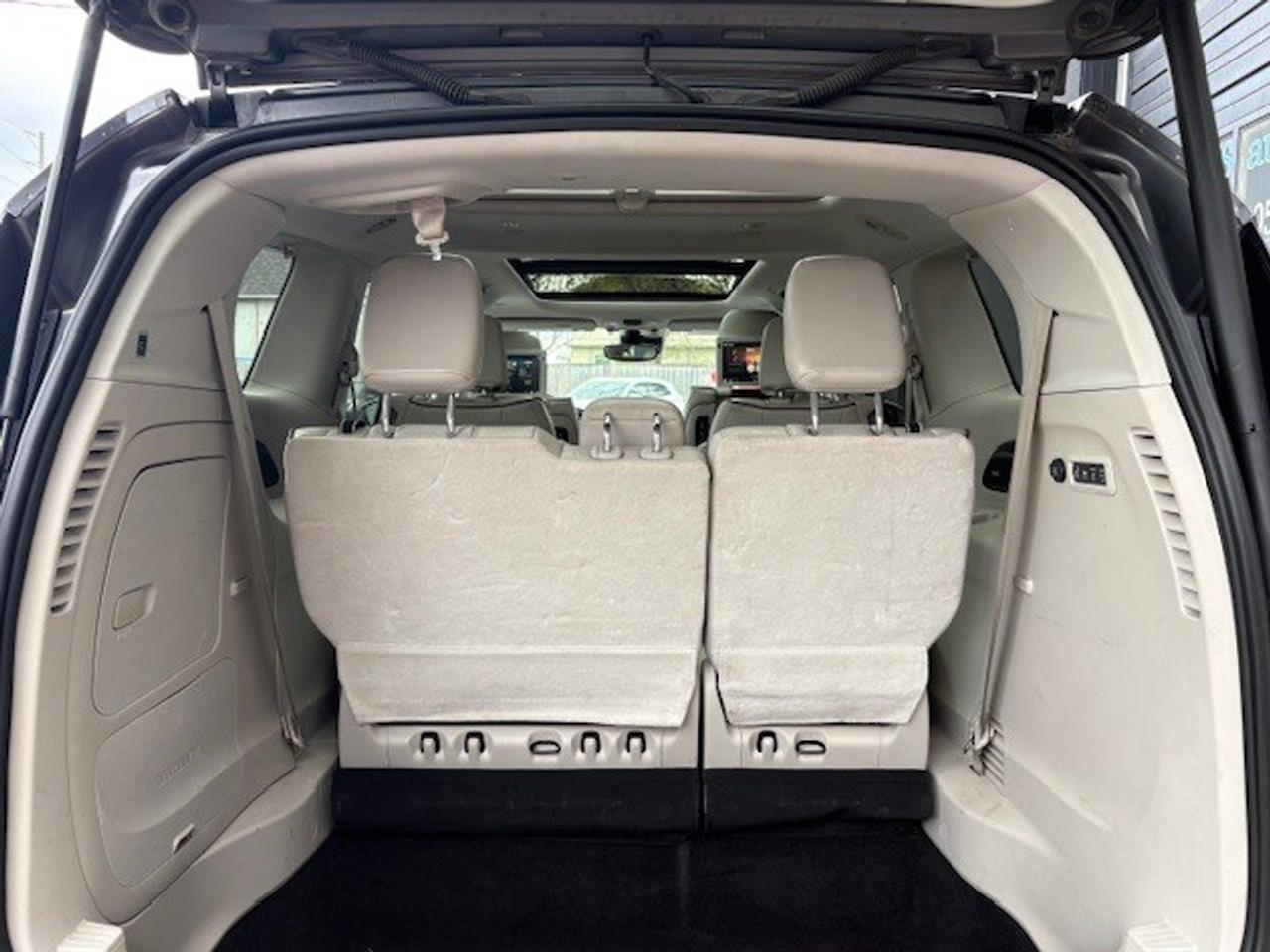2017 Chrysler Pacifica Limited, PANO ROOF, NAVI, LEATHER, DVD'S, LOADED!! Photo