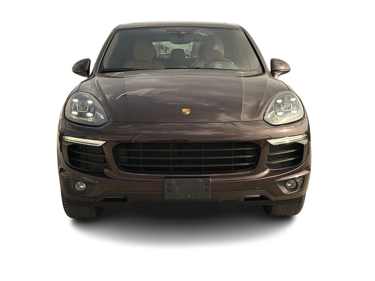 2017 Porsche Cayenne w/ Tip   Premium Plus Photo3