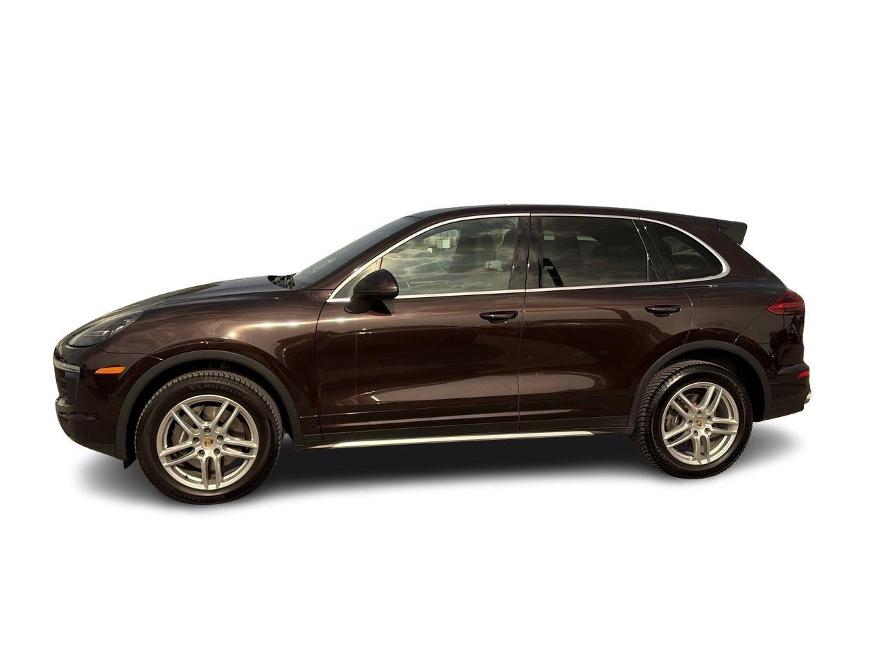 2017 Porsche Cayenne w/ Tip   Premium Plus Photo