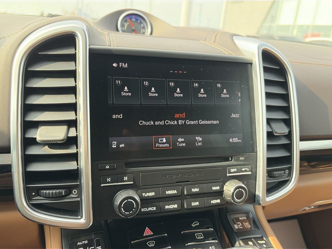 2017 Porsche Cayenne w/ Tip   Premium Plus Photo