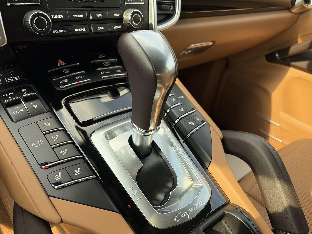 2017 Porsche Cayenne w/ Tip   Premium Plus Photo