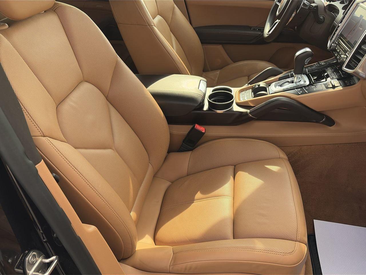 2017 Porsche Cayenne w/ Tip   Premium Plus Photo