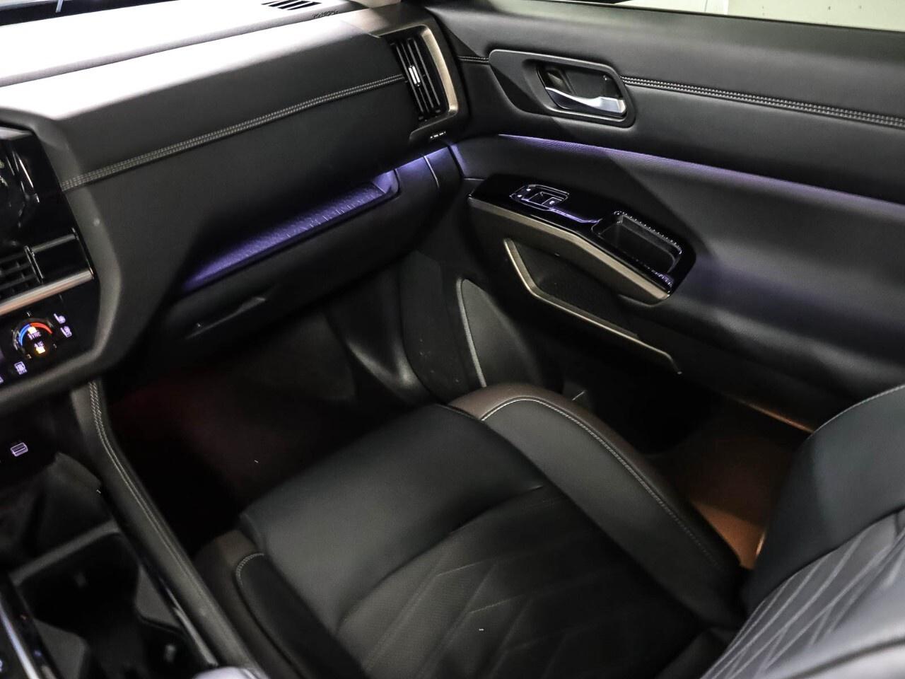 2022 Nissan Pathfinder Platinum 4WD Photo