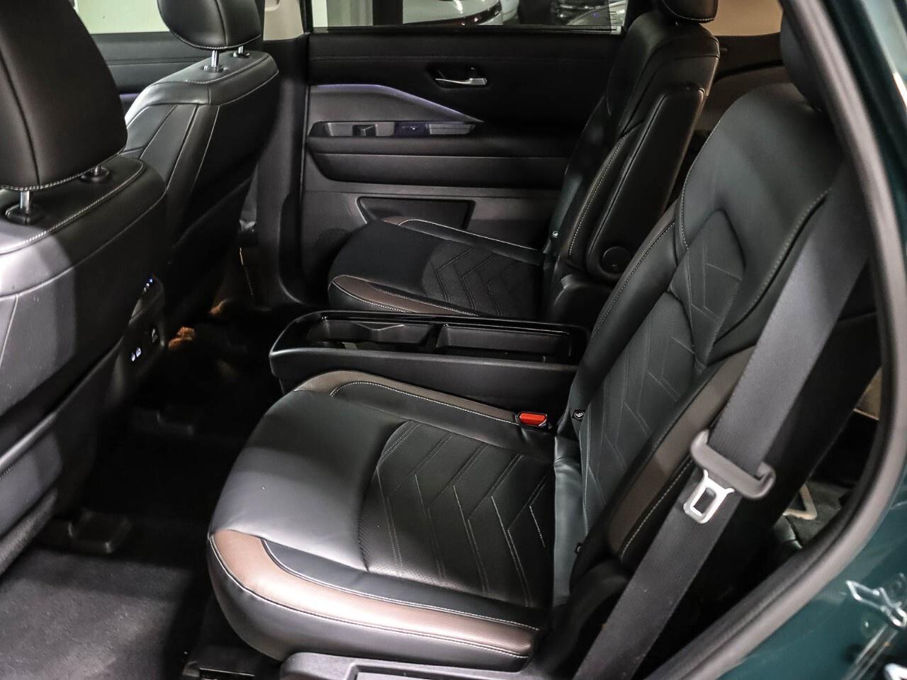 2022 Nissan Pathfinder Platinum 4WD Photo