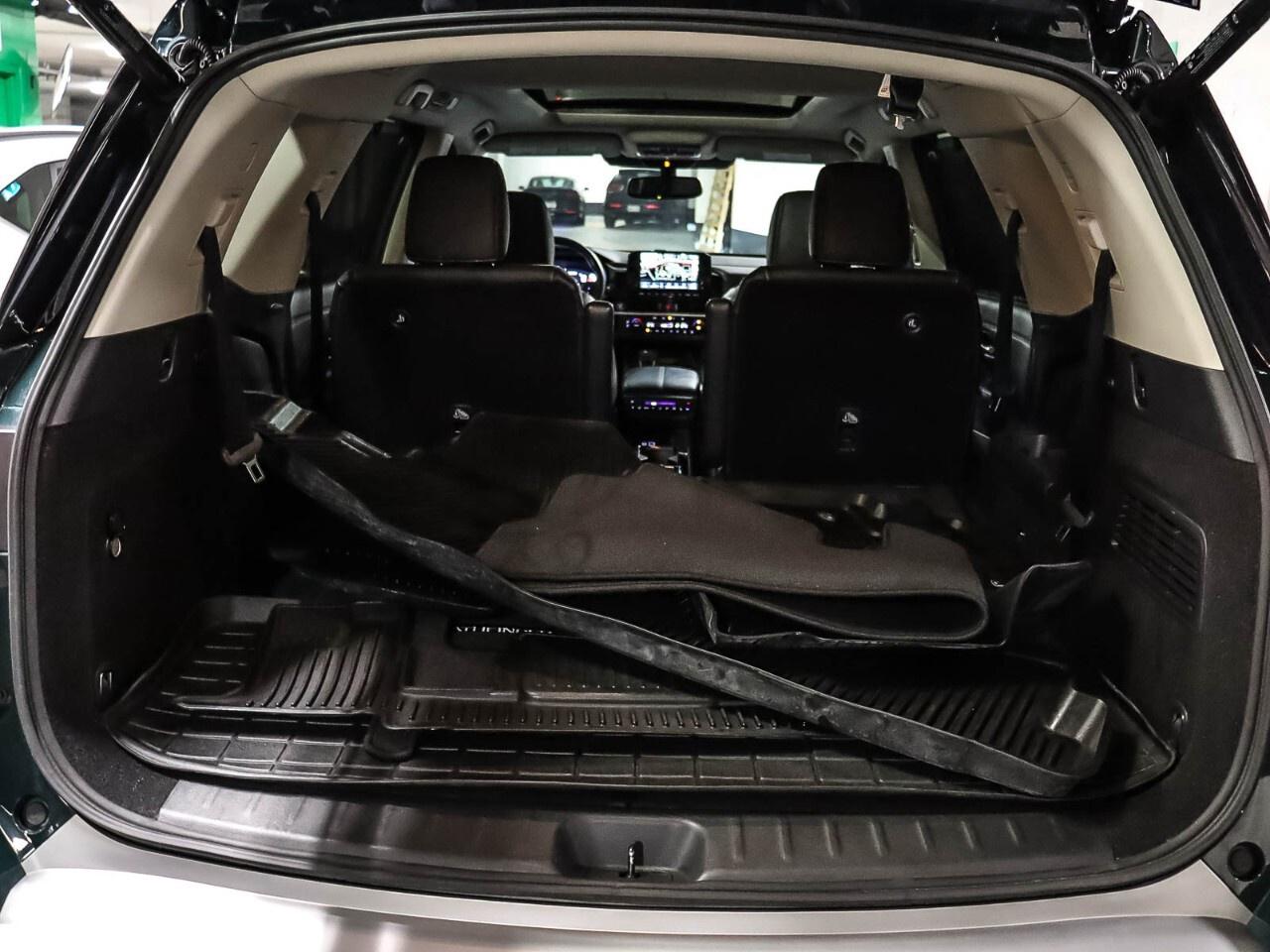 2022 Nissan Pathfinder Platinum 4WD Photo