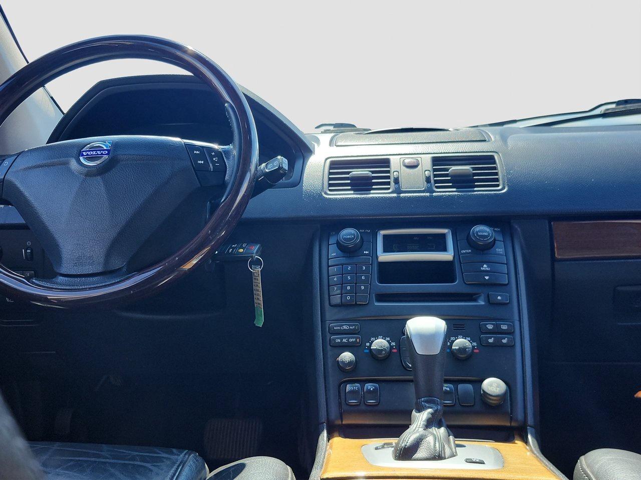 2004 Volvo XC90 BASE AS IS   NO INSPECTION   NO SAFETY Photo