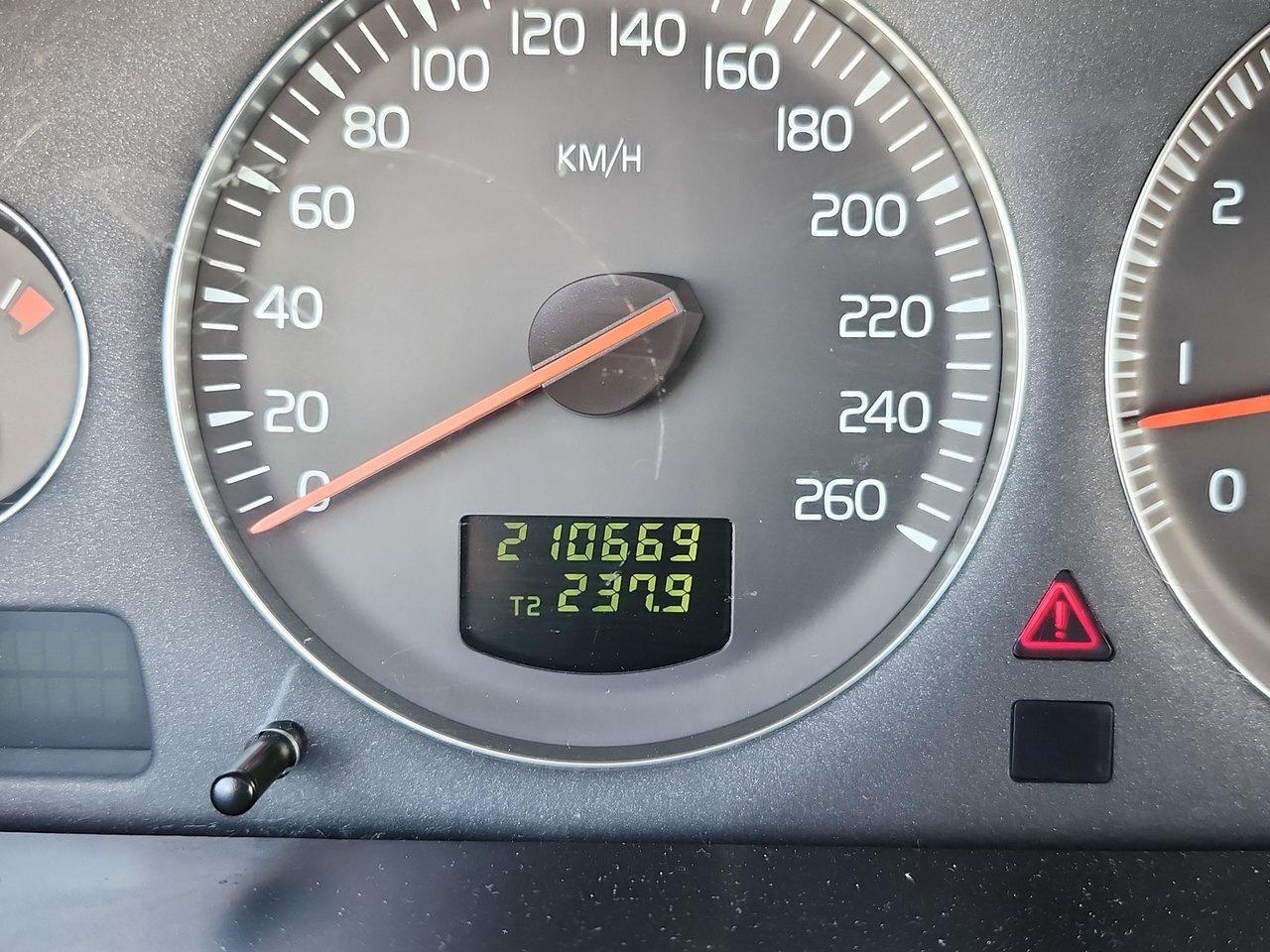 2004 Volvo XC90 BASE AS IS   NO INSPECTION   NO SAFETY Photo