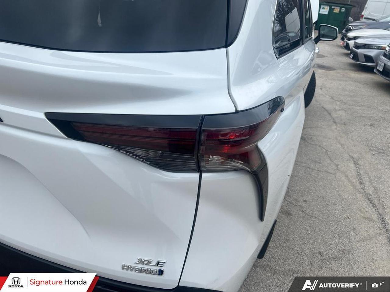 2024 Toyota Sienna XLE Photo