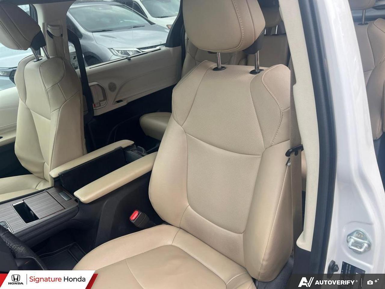 2024 Toyota Sienna XLE Photo