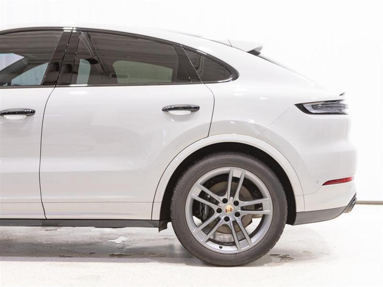 2024 Porsche Cayenne S Coupe AWD Photo