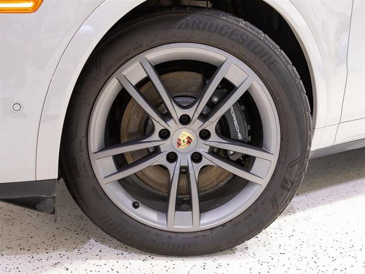 2024 Porsche Cayenne S Coupe AWD Photo