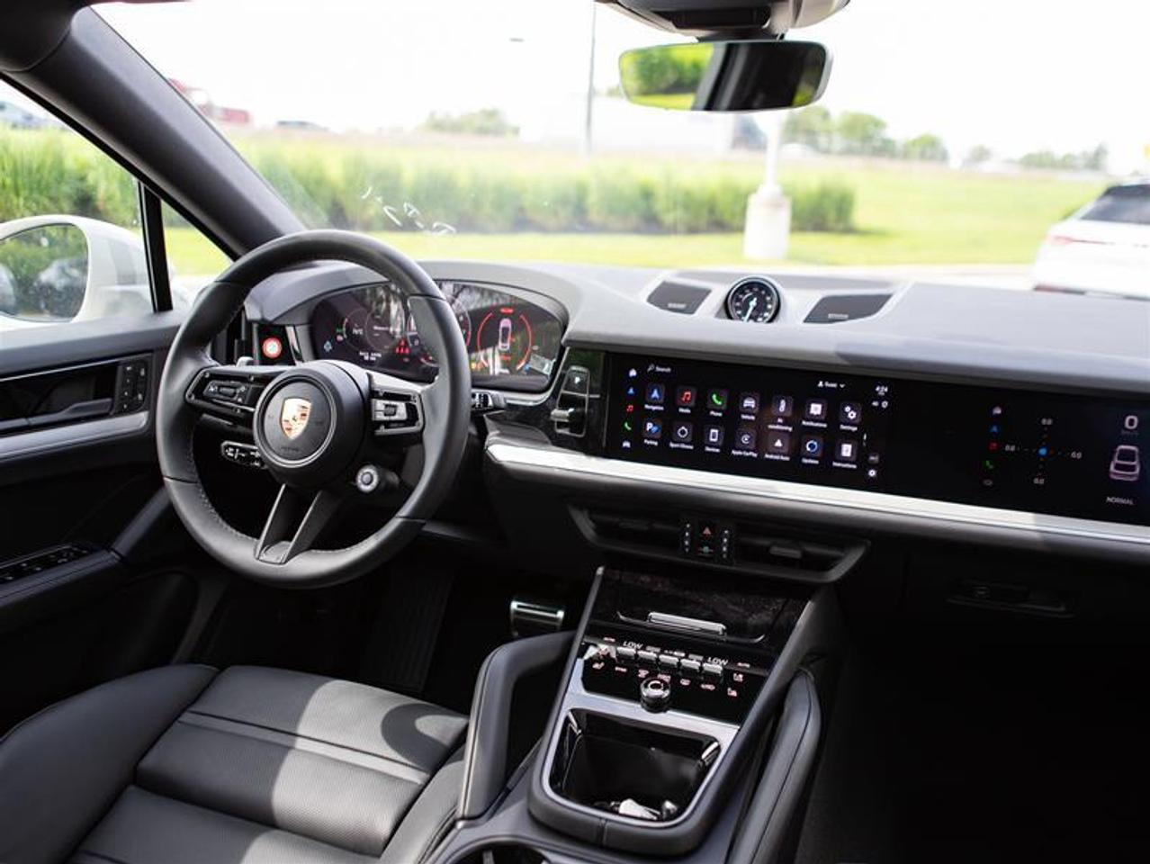 2024 Porsche Cayenne S Coupe AWD Photo