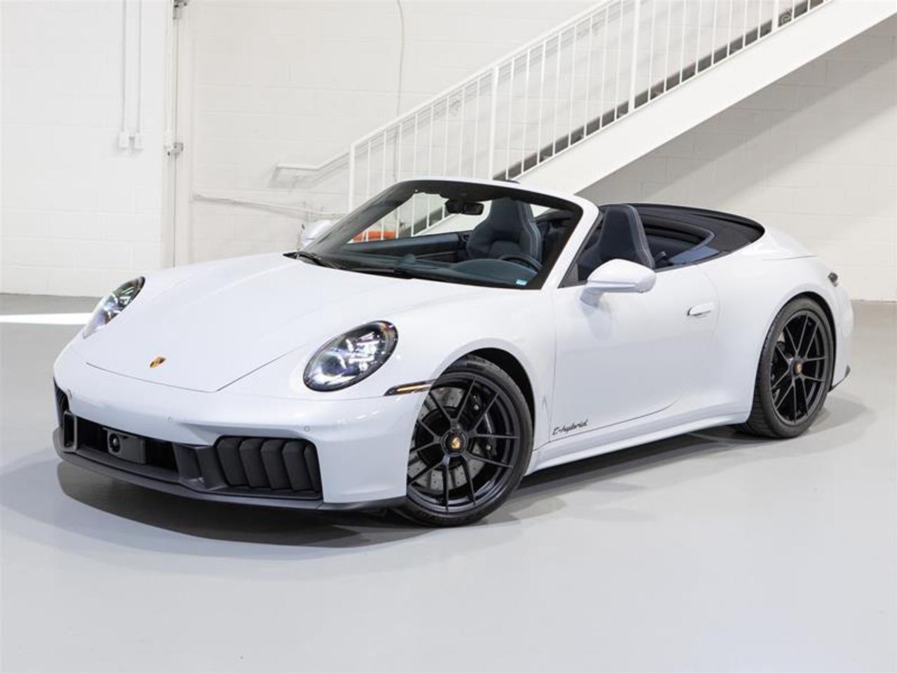 2025 Porsche 911 Carrera GTS CABRIOLET Photo