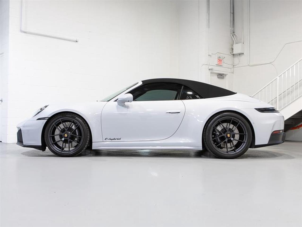 2025 Porsche 911 Carrera GTS CABRIOLET Photo