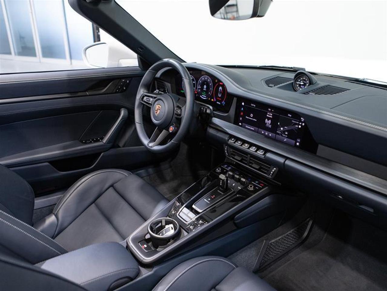 2025 Porsche 911 Carrera GTS CABRIOLET Photo