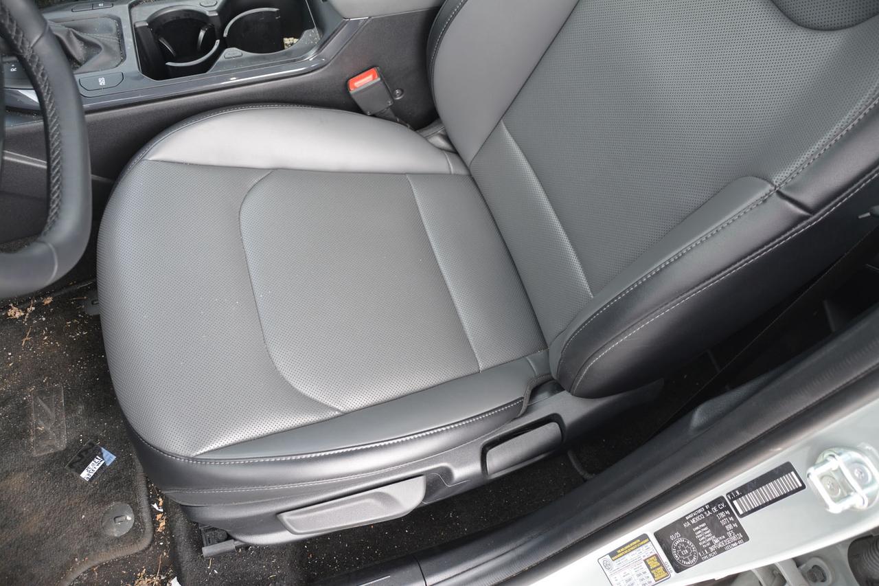 2025 Kia K4 EX   LEATHER   PUSH BUTTON START Photo