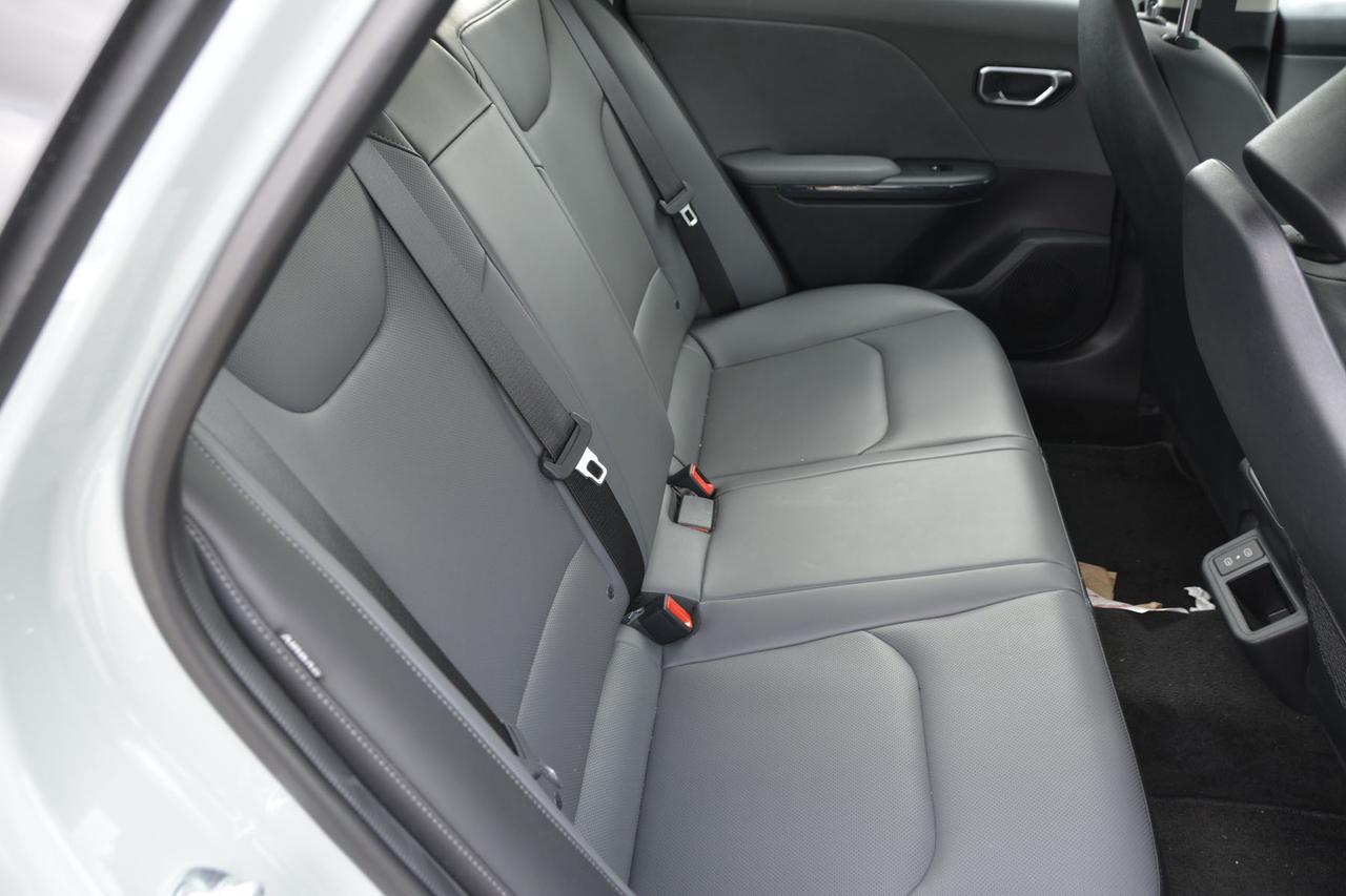 2025 Kia K4 EX   LEATHER   PUSH BUTTON START Photo