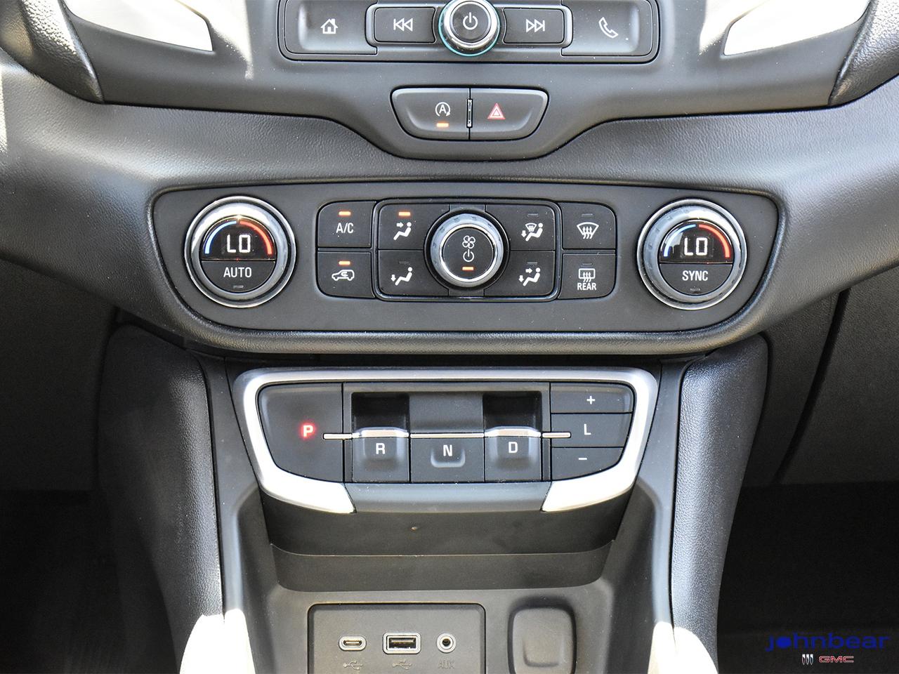2024 GMC Terrain SLE Photo