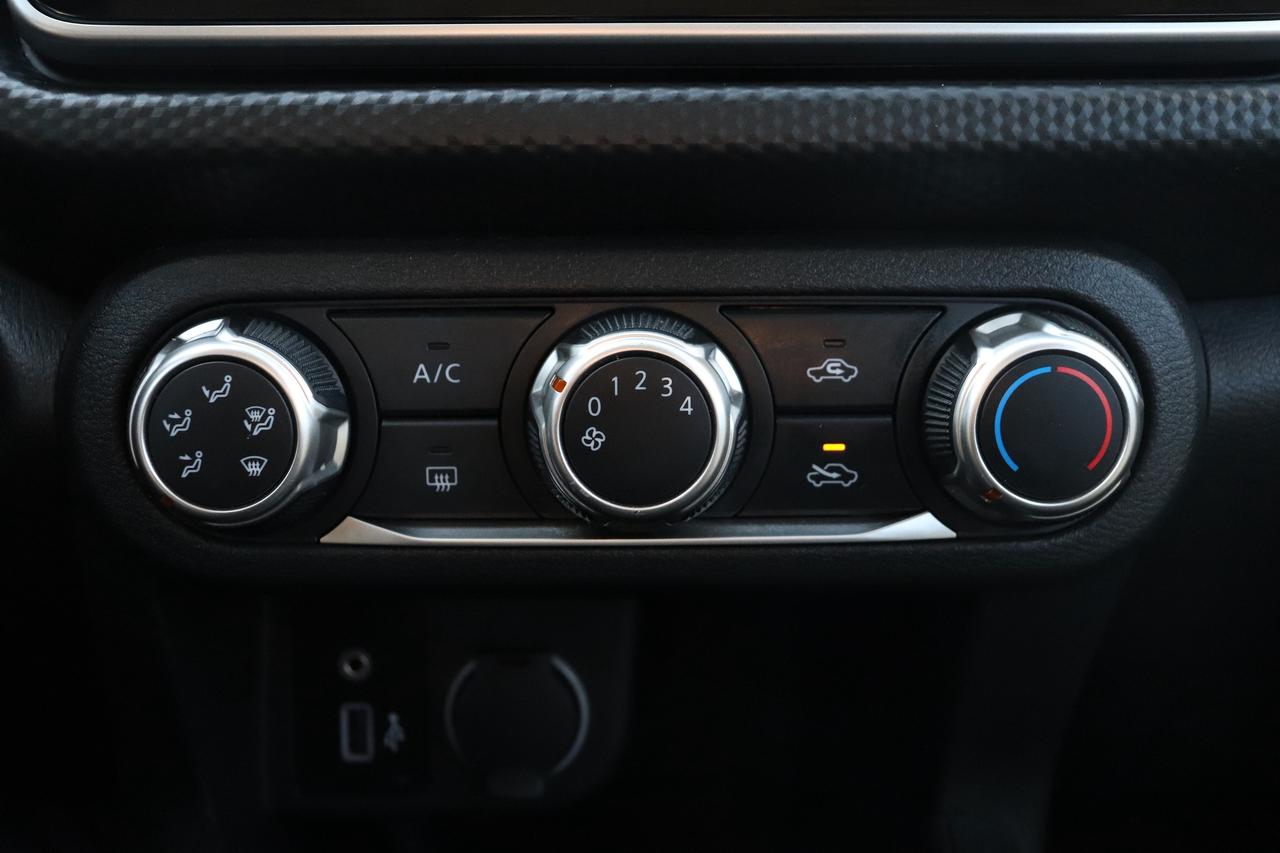 2021 Nissan Kicks S NO ACCIDENTS 1 OWNER OFF LEASE CARPLAY BLND SPOT Photo