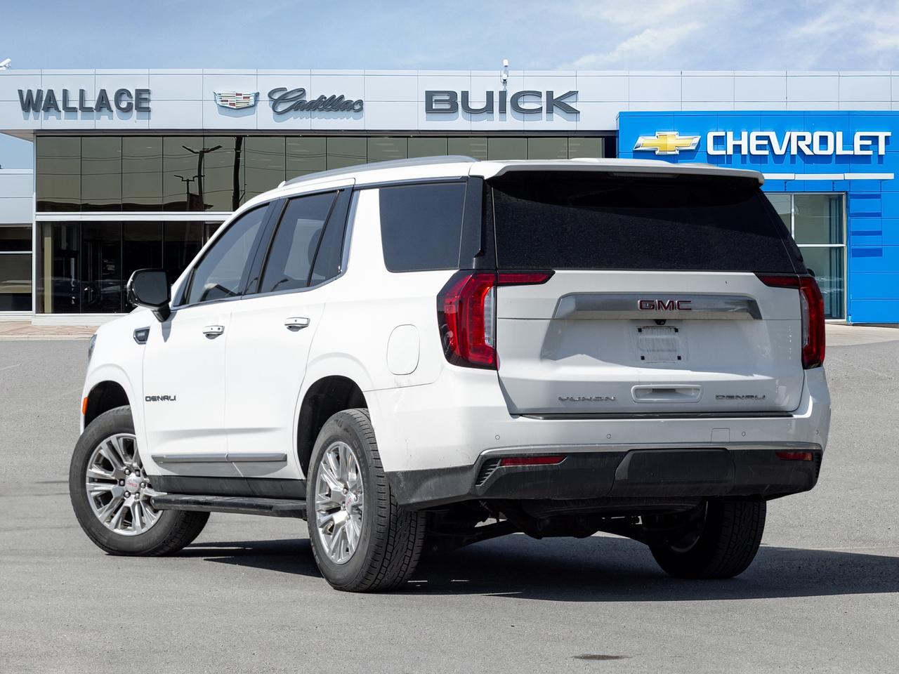 2023 GMC Yukon Diesel   Panoramic Roof   HUD   Adaptive Cruise Photo