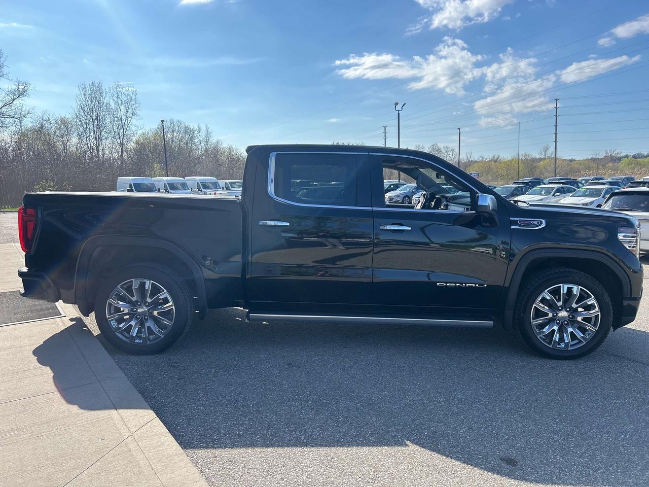 2023 GMC Sierra 1500 Denali Crew Cab 4x4   Clean Carfax Photo