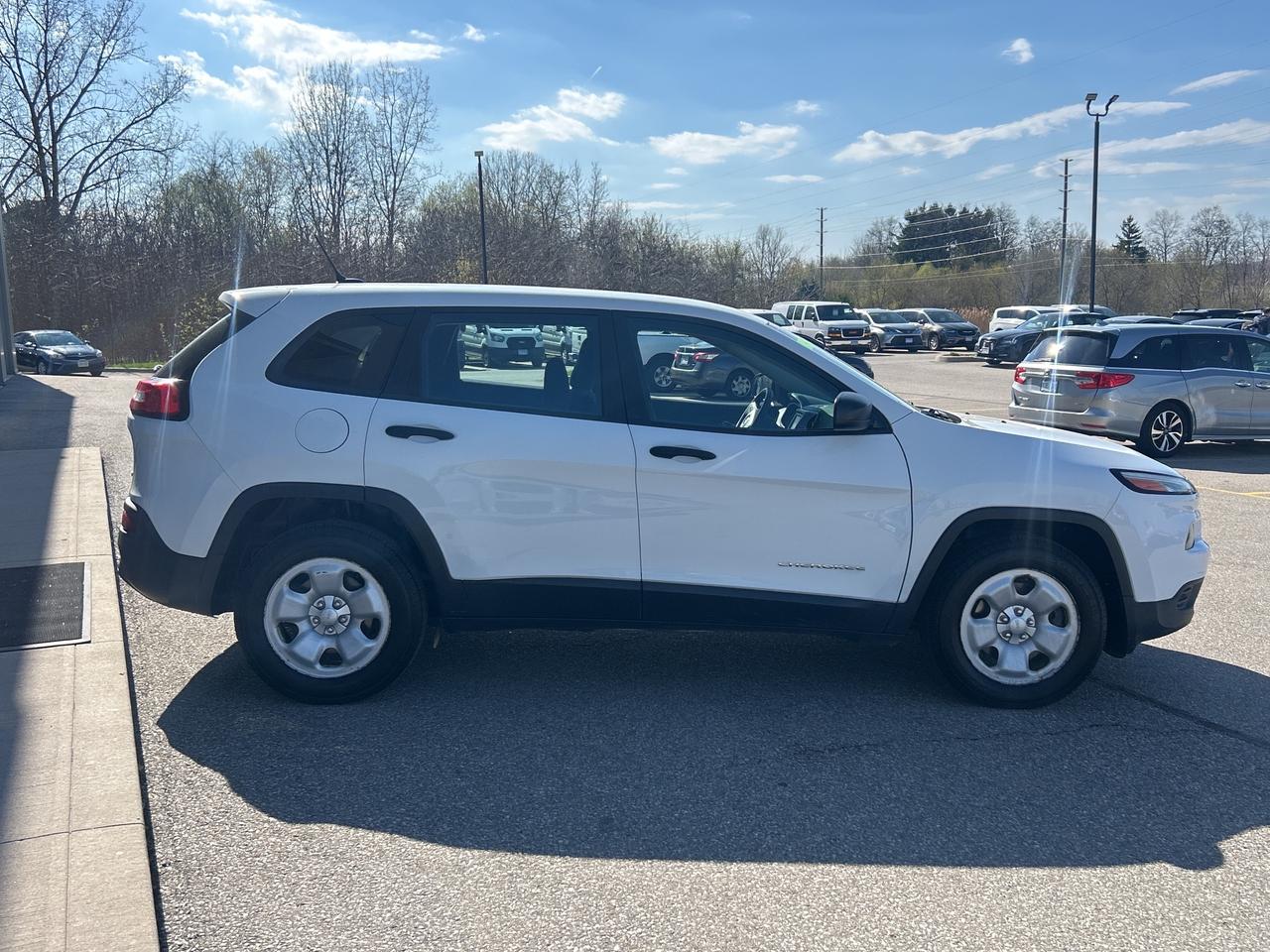 2016 Jeep Cherokee Sport Photo