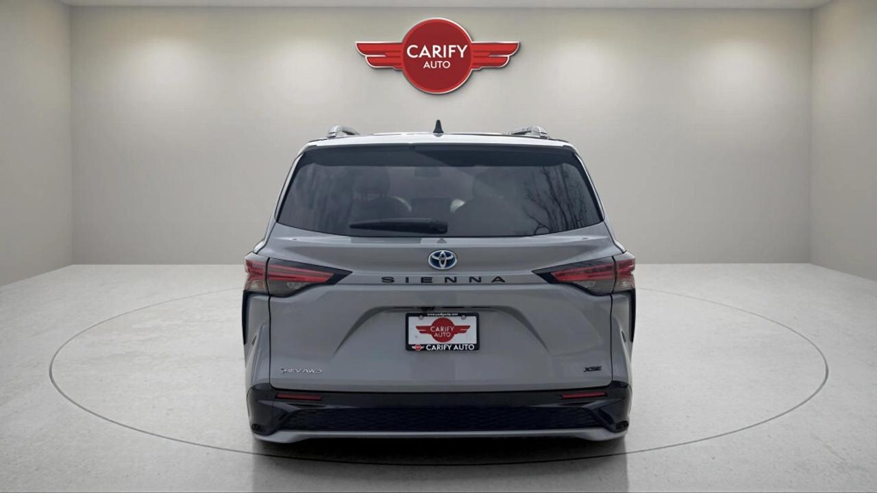 2025 Toyota Sienna XSE 7-Passenger All-wheel Drive with RES Photo