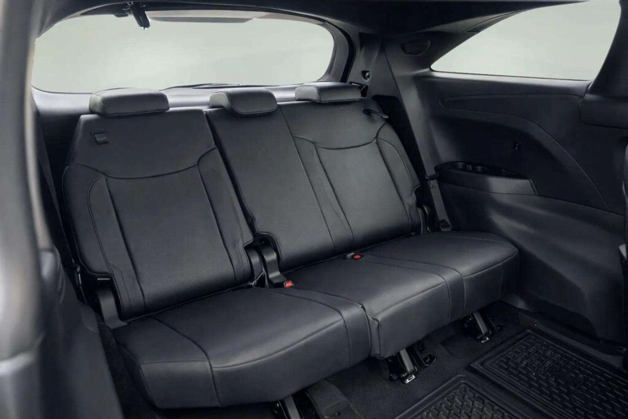 2025 Toyota Sienna XSE 7-Passenger All-wheel Drive with RES Photo