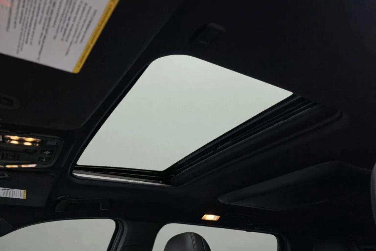 2025 Toyota Sienna XSE 7-Passenger All-wheel Drive with RES Photo