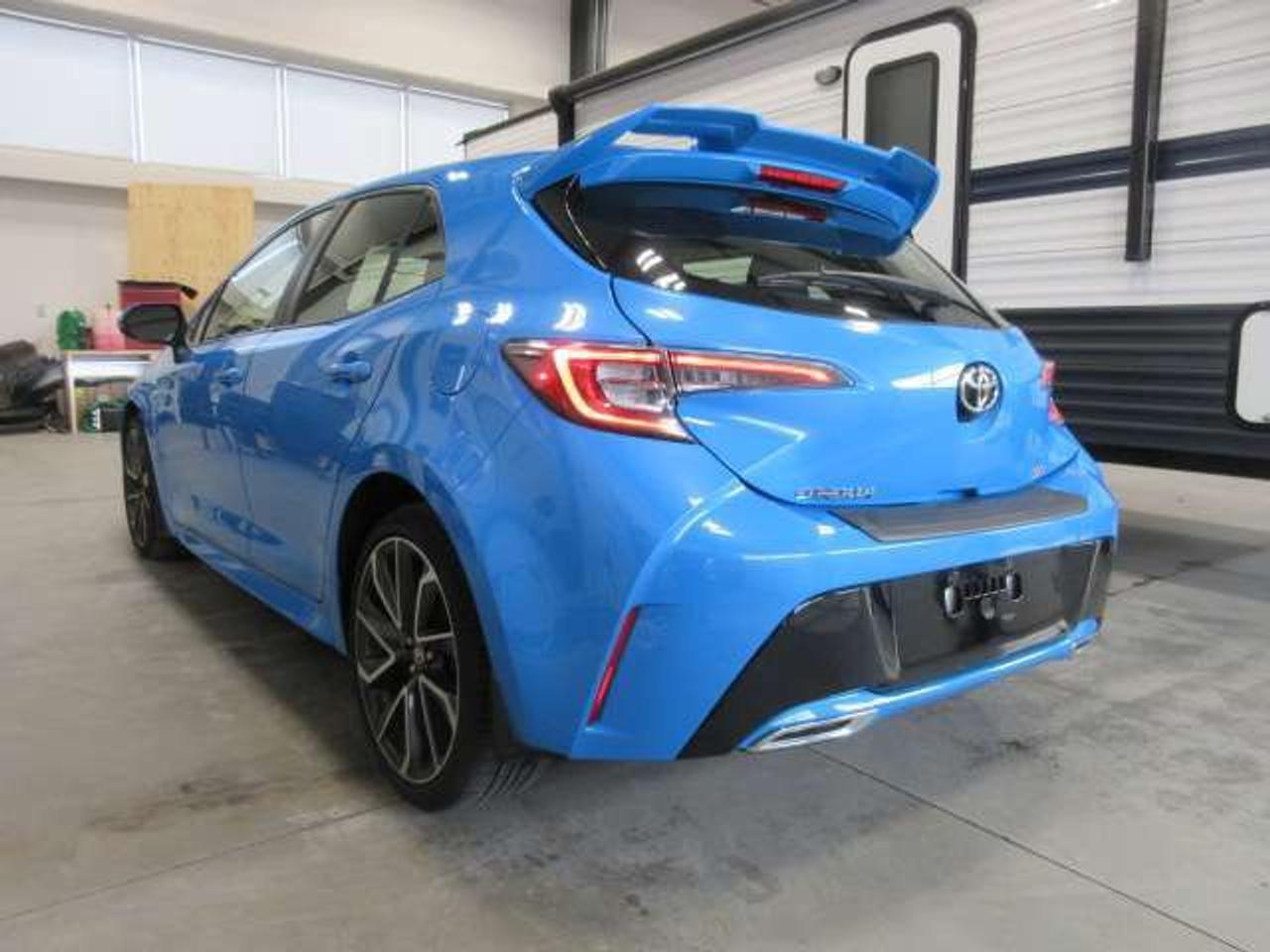 2021 Toyota Corolla SE HATCH, AUTO, ALLOYS, HTD. SEATS, JUST 34K! Photo