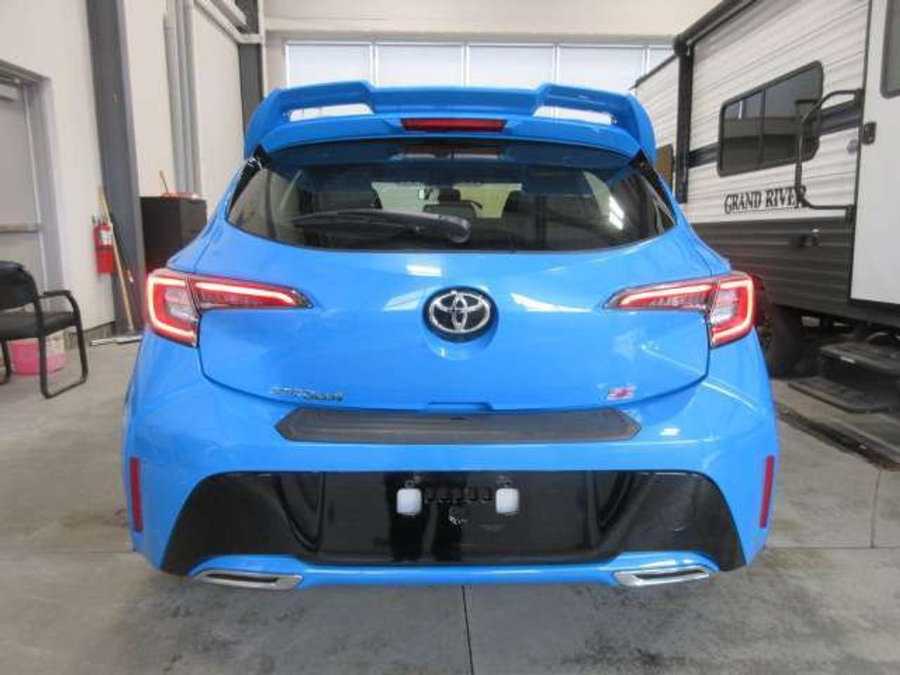 2021 Toyota Corolla SE HATCH, AUTO, ALLOYS, HTD. SEATS, JUST 34K! Photo