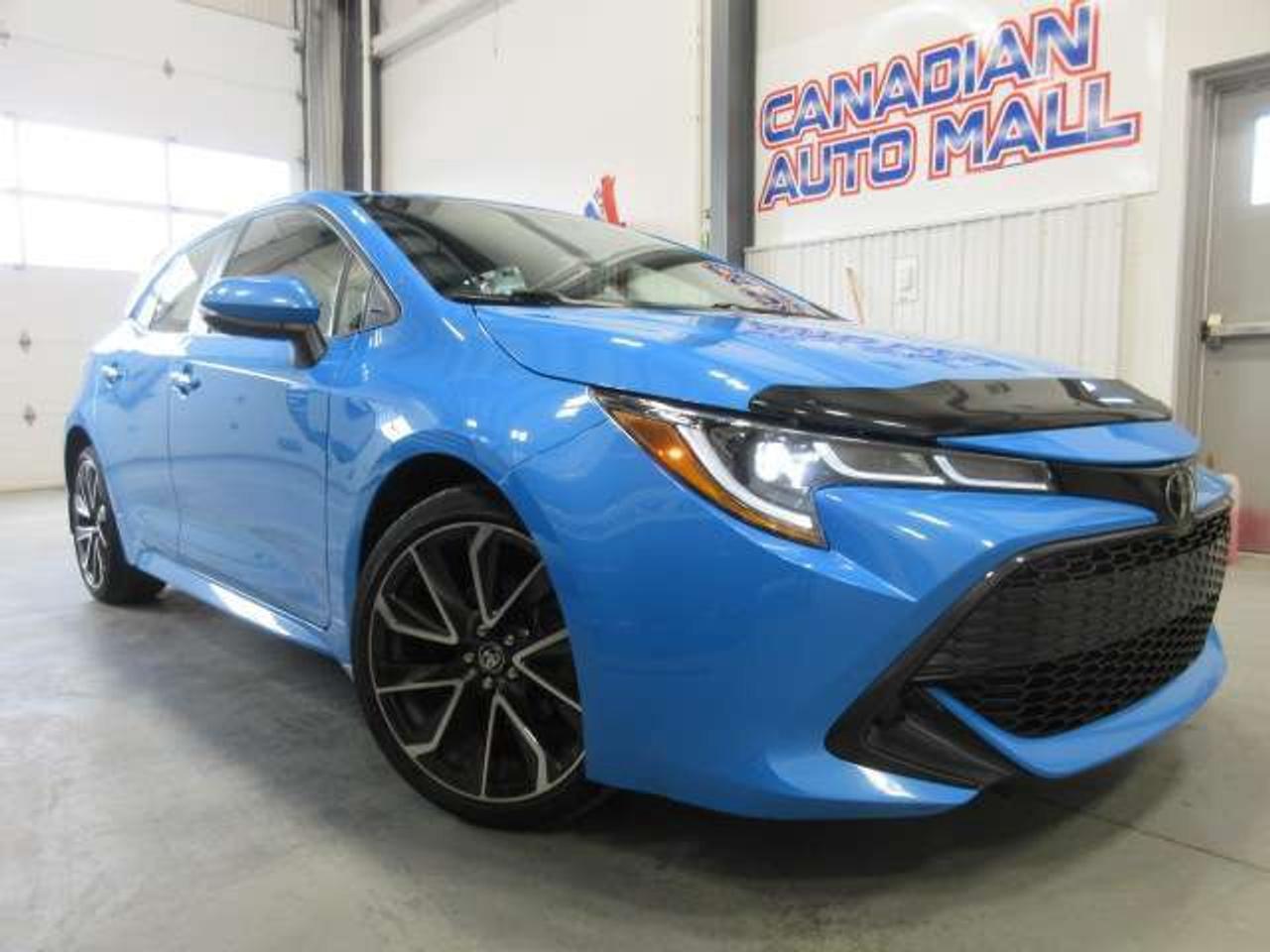 2021 Toyota Corolla SE HATCH, AUTO, ALLOYS, HTD. SEATS, JUST 34K! Photo