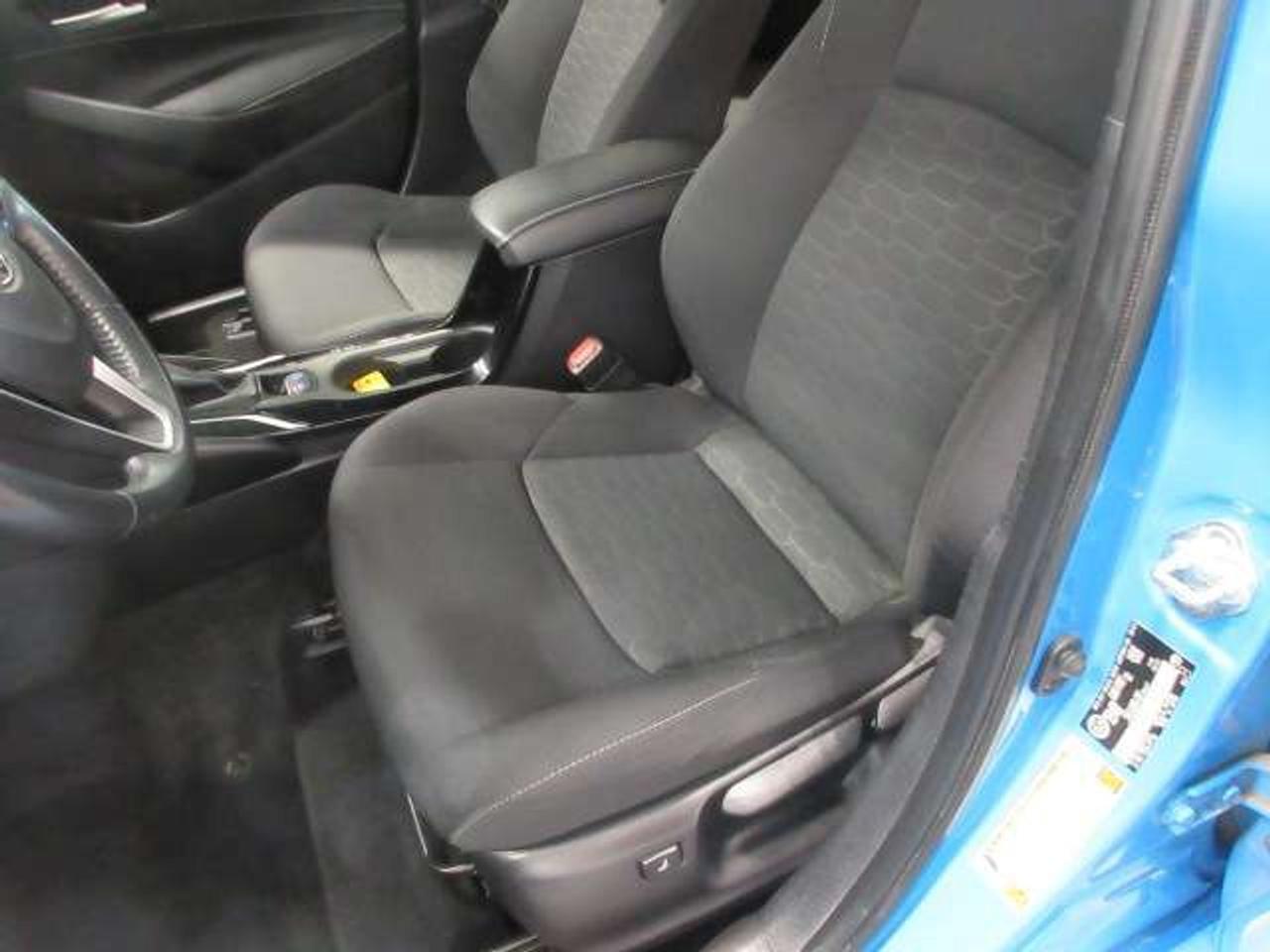 2021 Toyota Corolla SE HATCH, AUTO, ALLOYS, HTD. SEATS, JUST 34K! Photo
