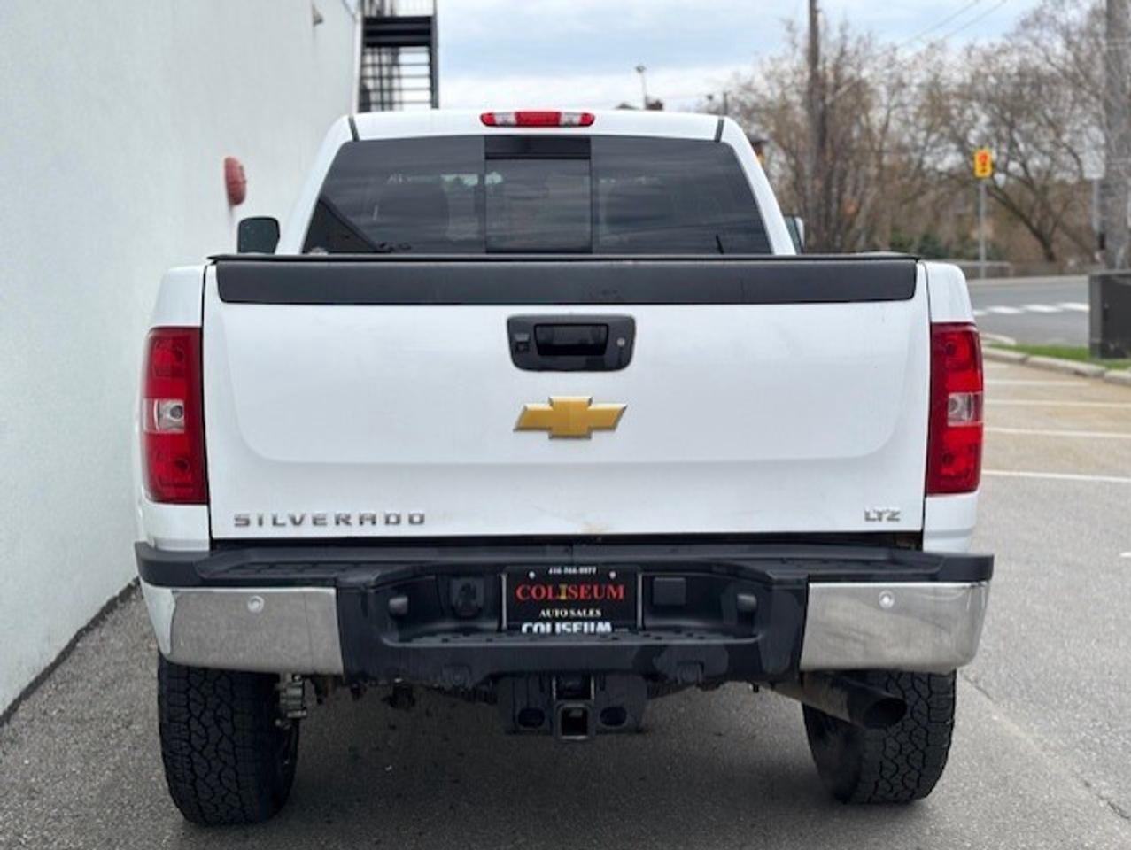 2014 Chevrolet SILVERADO 2500HD LTZ 4WD LEATHER-ROOF-NAVI-CAMERA-WHEELS-JACKED UP! Photo
