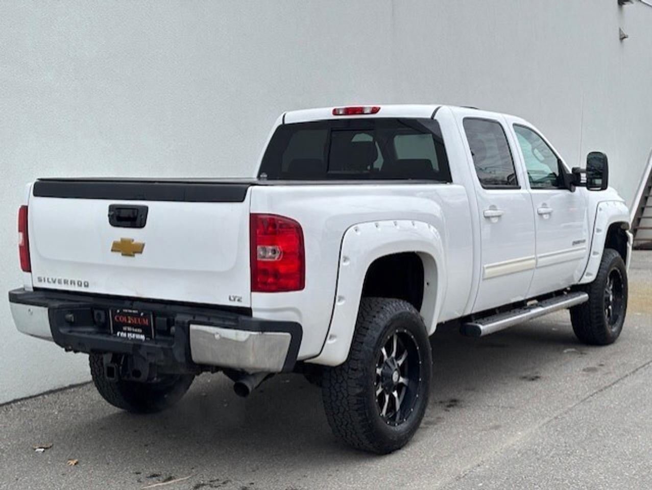 2014 Chevrolet SILVERADO 2500HD LTZ 4WD LEATHER-ROOF-NAVI-CAMERA-WHEELS-JACKED UP! Photo