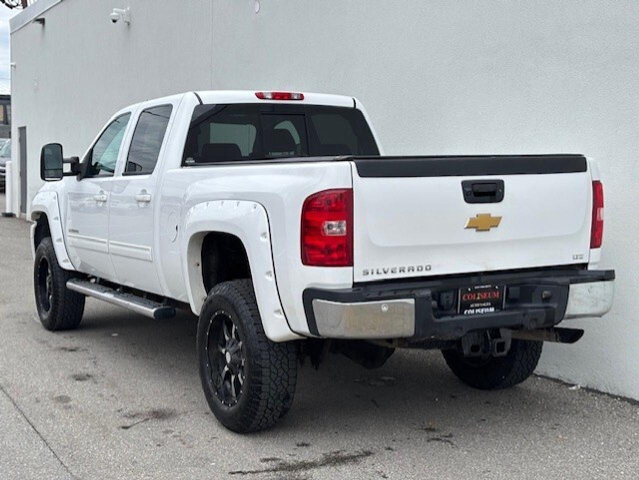 2014 Chevrolet SILVERADO 2500HD LTZ 4WD LEATHER-ROOF-NAVI-CAMERA-WHEELS-JACKED UP! Photo