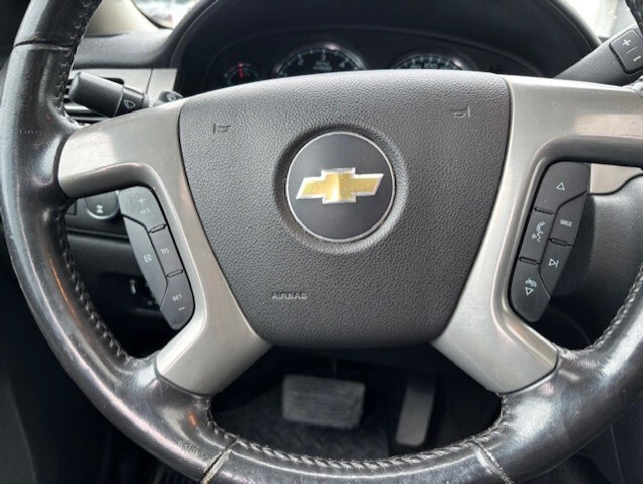 2014 Chevrolet SILVERADO 2500HD LTZ 4WD LEATHER-ROOF-NAVI-CAMERA-WHEELS-JACKED UP! Photo