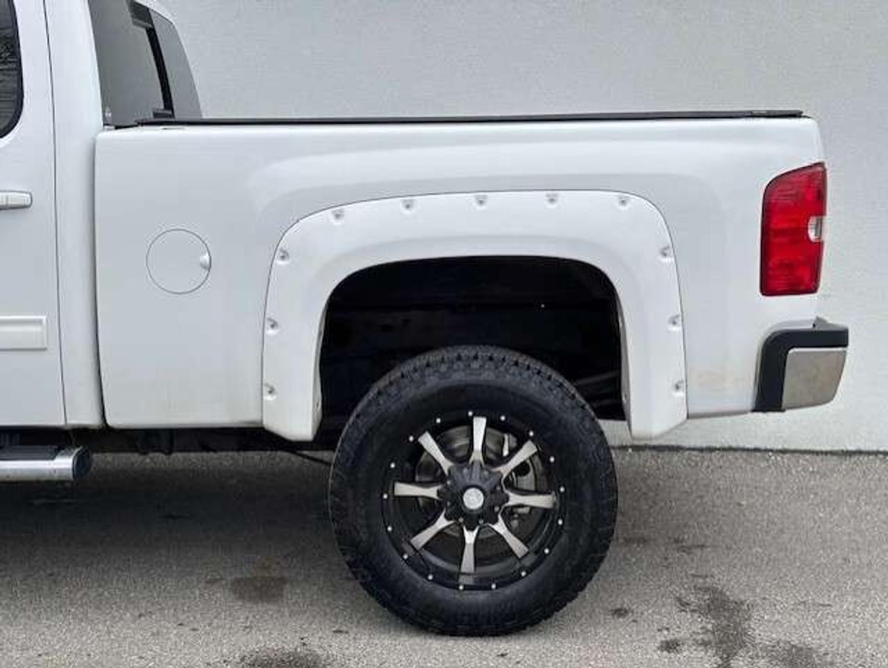 2014 Chevrolet Silverado 2500 LTZ 4WD LEATHER-ROOF-NAVI-CAMERA-WHEELS-JACKED UP! Photo