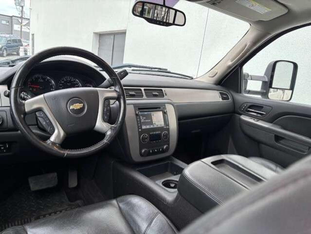 2014 Chevrolet Silverado 2500 LTZ 4WD LEATHER-ROOF-NAVI-CAMERA-WHEELS-JACKED UP! Photo