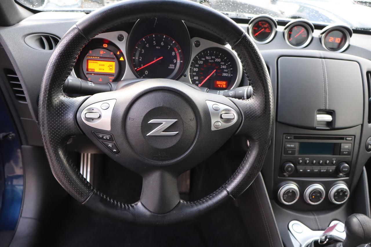 2017 Nissan Z 370Z Coupe Manual 6 Speed No Accident Low km Photo