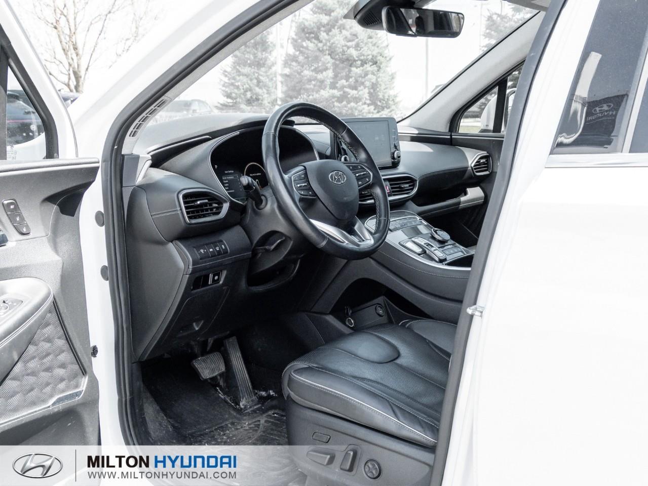 2022 Hyundai Santa Fe HEV Luxury 4dr All-Wheel Drive Photo